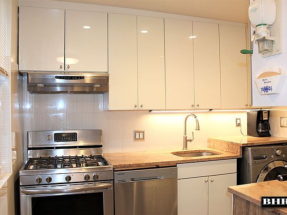 5th image of 2018 E 57th St Unit 95F
