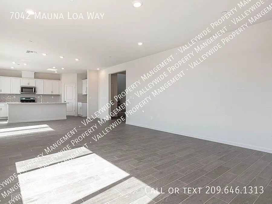 7042 Mauna Loa Way