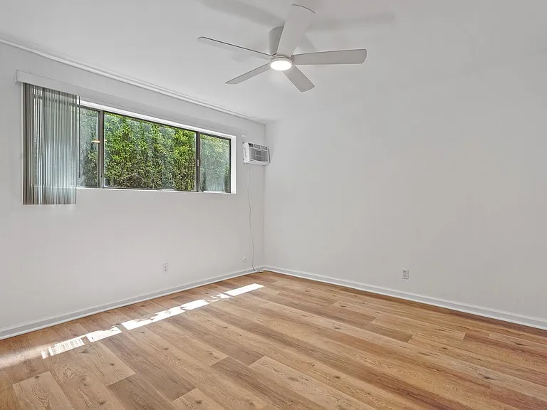 911 Havenhurst Drive (#840) — Photo 9