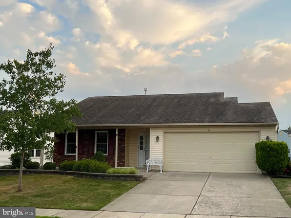 51 Horseshoe Ln N, Columbus, NJ 08022