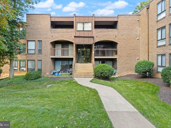 11240 Chestnut Grove Sq APT 358, Reston, VA 20190