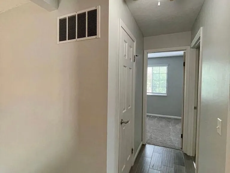 2313 Centennial Ct E — Photo 10