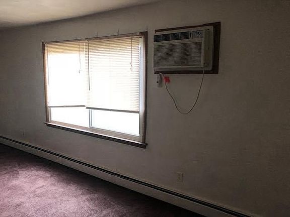 2nd image of 3026 Hadley Ave