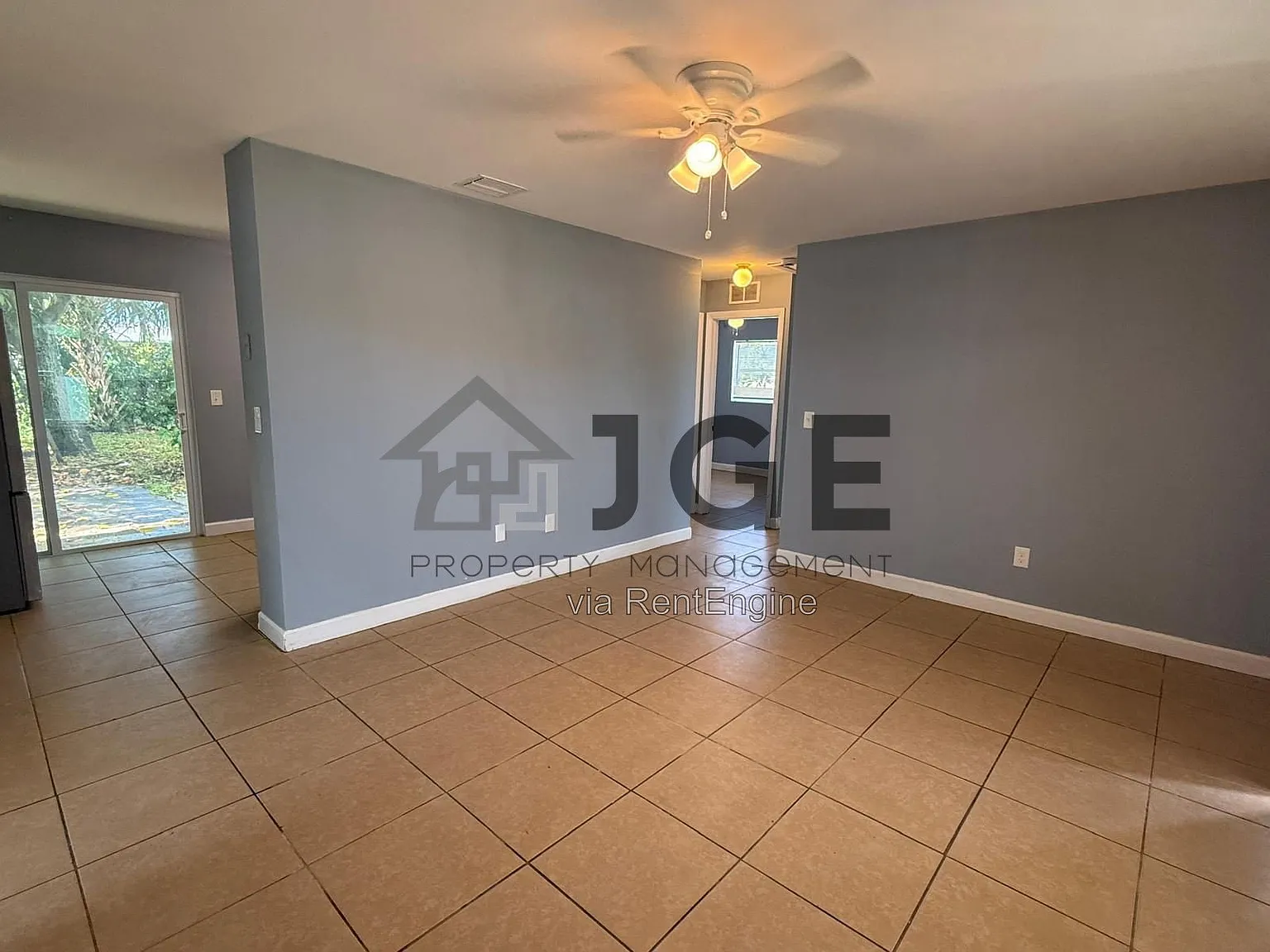 3 bed, 2.0 bath, 1020 sqft, $2,400 — Photo 2