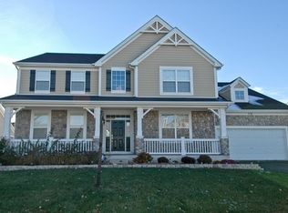 318 Red Rock Ln, Elgin, IL 60124