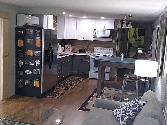 5th image of 3633 Copenhagen St