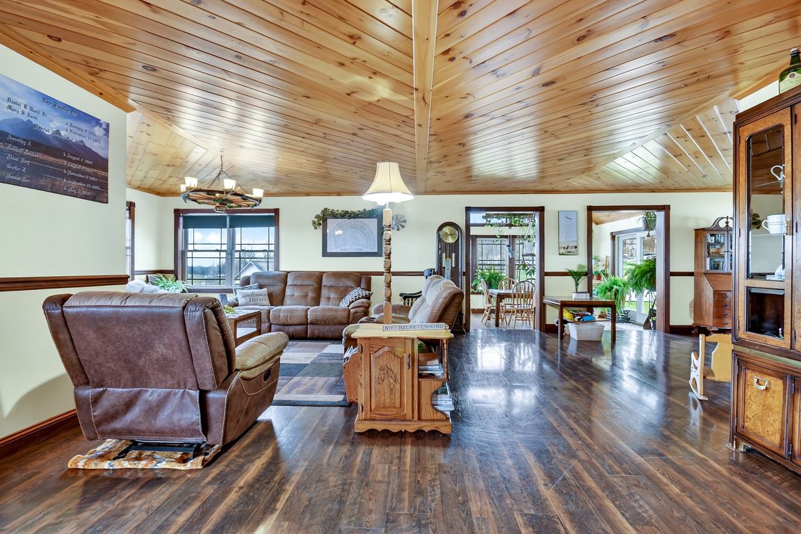 242 MacPahil Rd-68