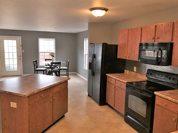 5th image of 10857 Woods Dr