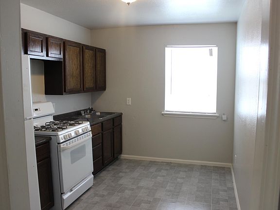 5th image of 106 N Johnson St #10