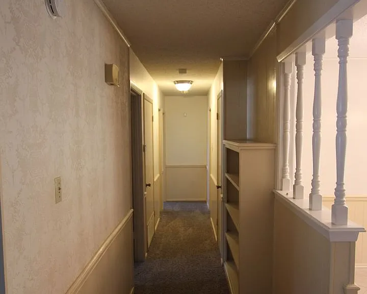 1536 Crockett Dr — Photo 6