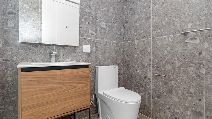 Rented by Nooklyn NYC LLC | media 62