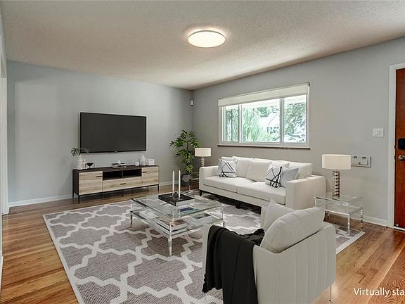 5th image of 8239 Ward Parkway Plz
