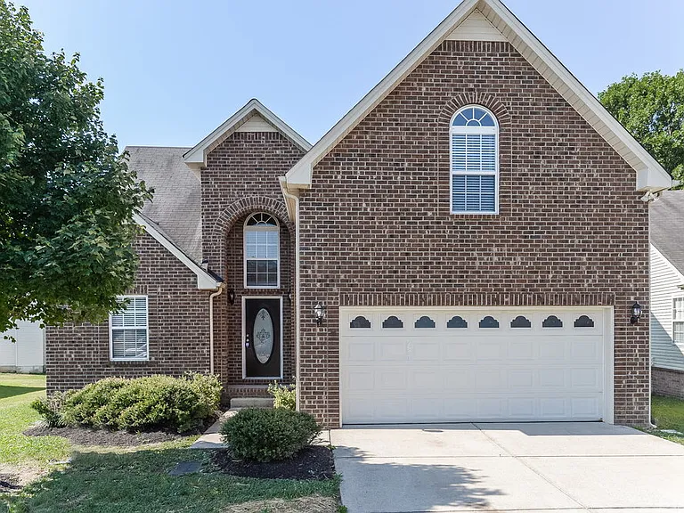 2816 Windcrest Trl — Photo 1