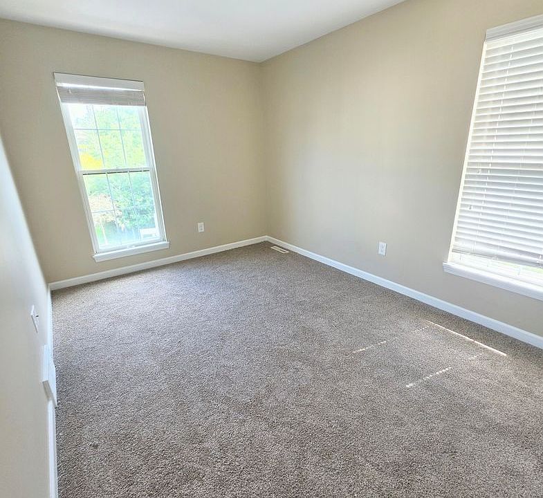 2nd image of 1691 Maple Rd Unit A