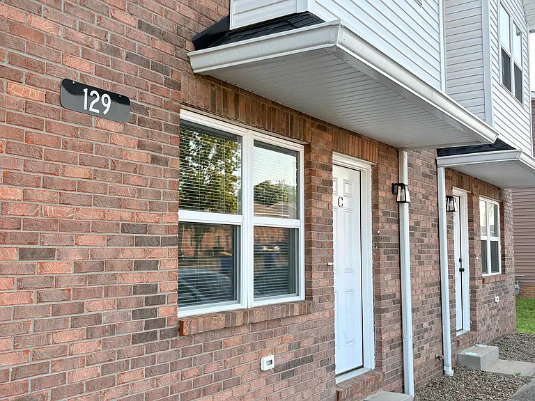 129 Hillridge Ct #C — Photo 1