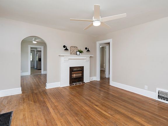 4th image of 315 Austin Ave