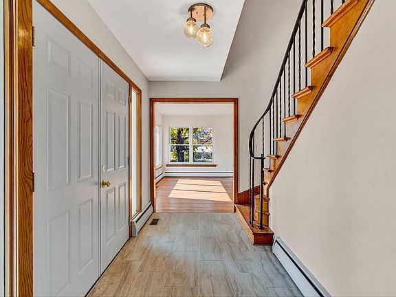 3rd image of 101 Woodmere Dr