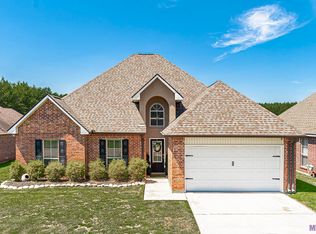 26267 Holly Ridge Dr, Denham Springs, LA 70726