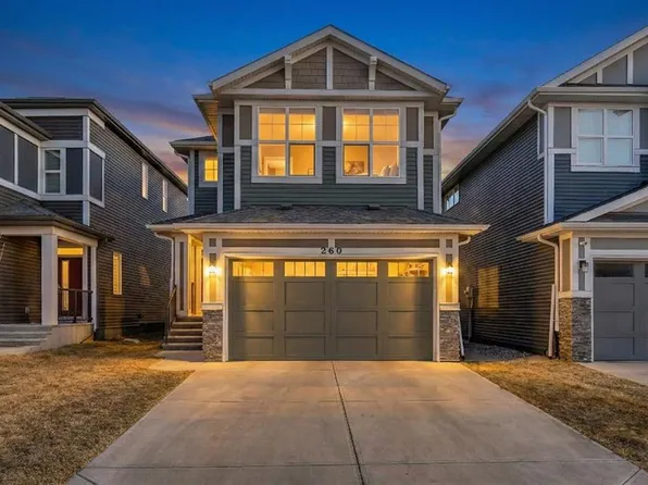 260 W Lucas Way NW, Calgary, AB T3P 1M3