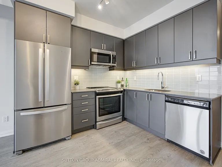 7895 Jane St #1716 — Photo 11