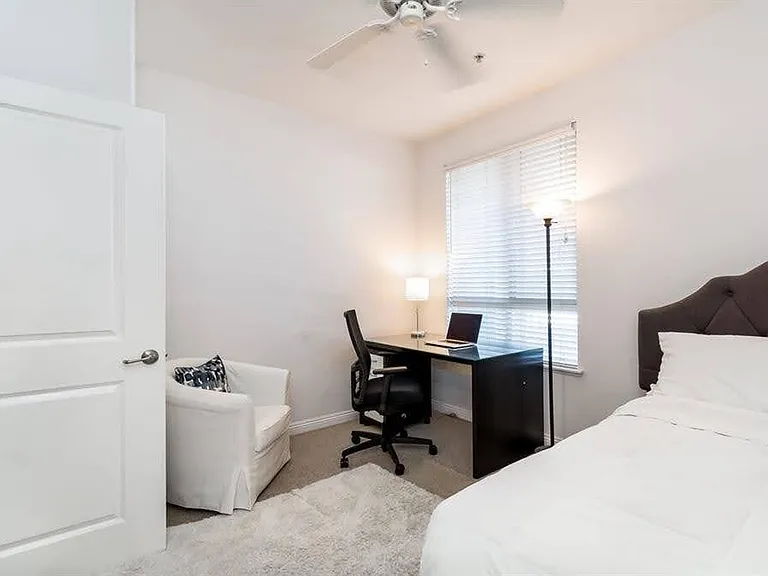 100 S Alameda St #120 — Photo 9