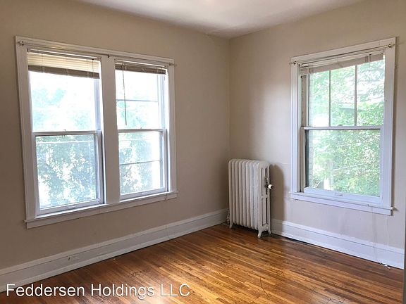 4th image of 2726 Girard Ave S #204