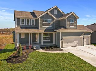 19001 Skyview Ln, Spring Hill, KS 64083