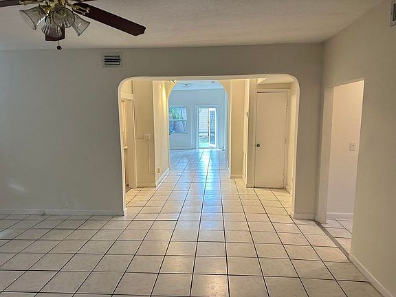 5th image of 611 El Vedado #A