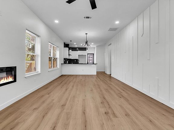 4th image of 574 Lipford St