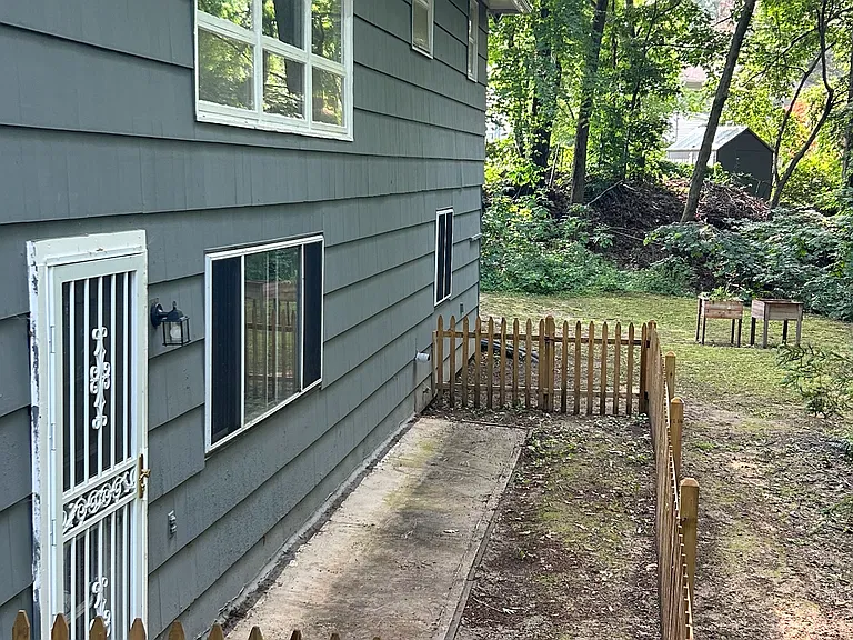 345 Russell Ave — Photo 25