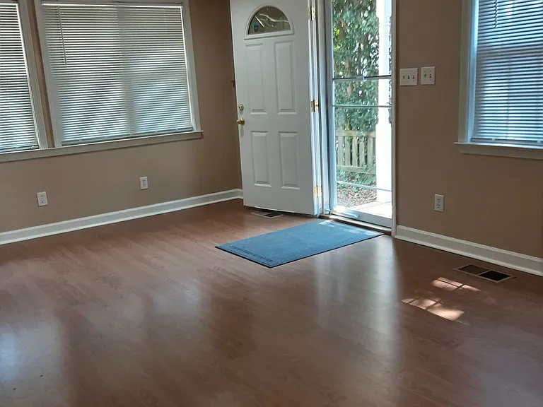 4100 Castlewood Rd — Photo 22