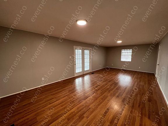 4th image of 308 W 51st St