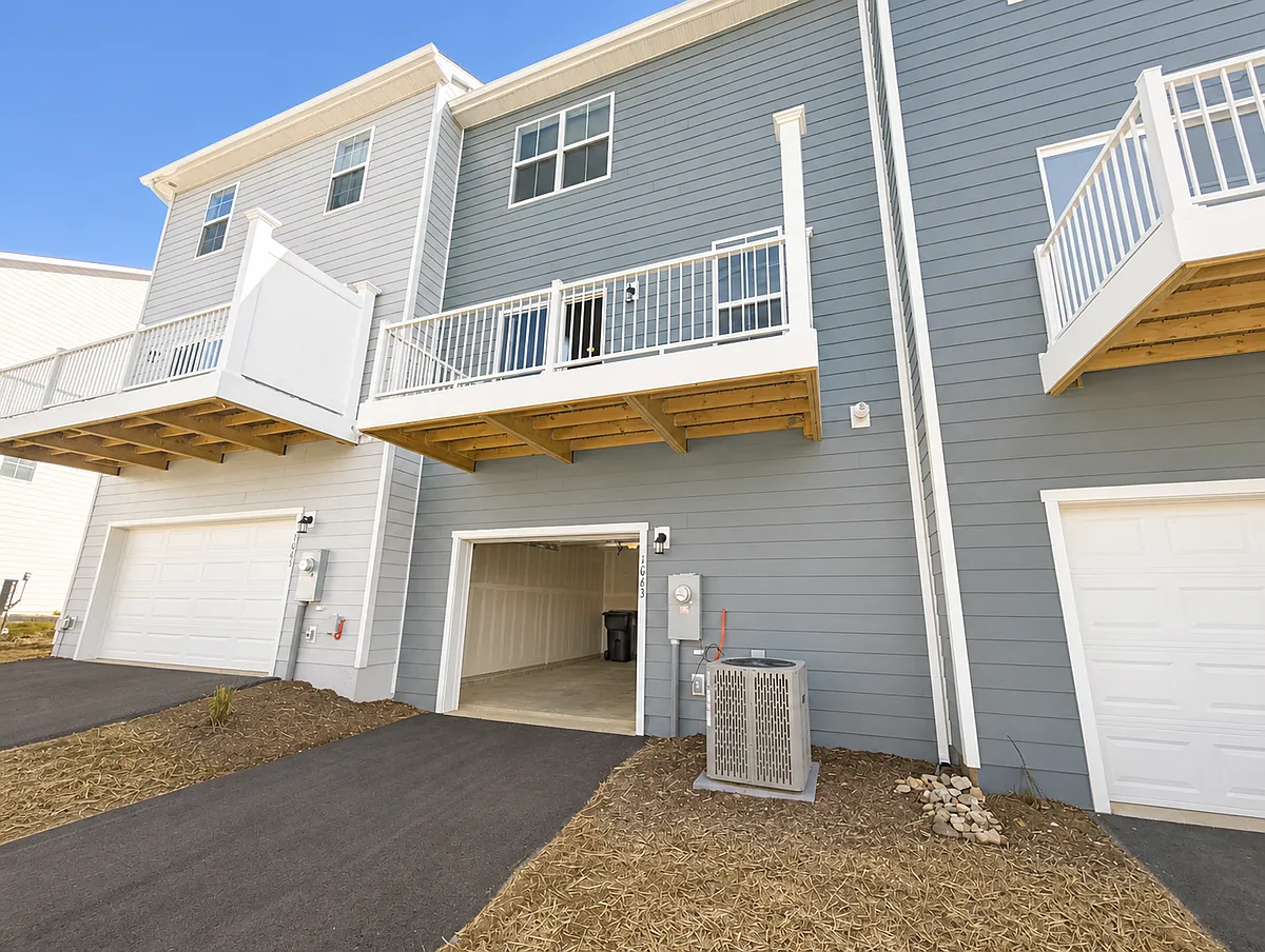 Building Photo - 1063 Balsam Ln