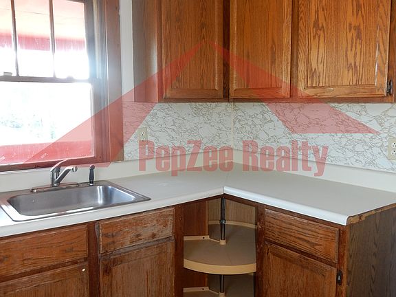 4th image of 3516 N Main St #2