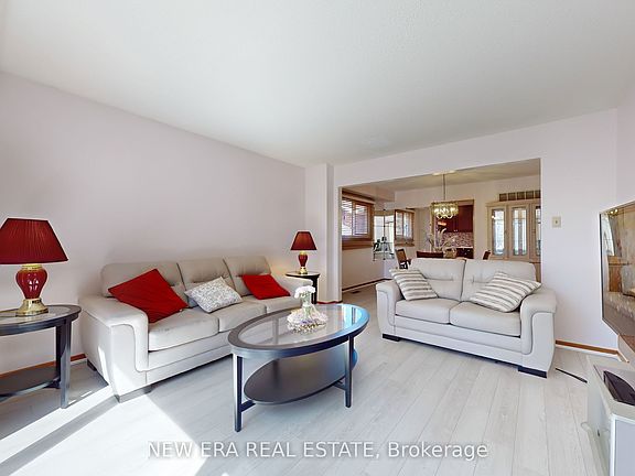 4th image of 100 Cherry Hills Rd