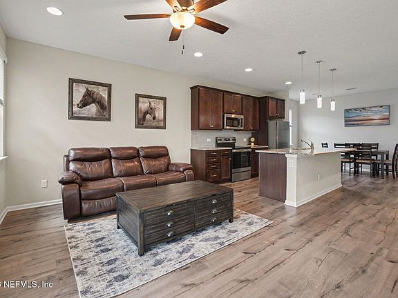 4th image of 4630 PINE RIDGE Parkway