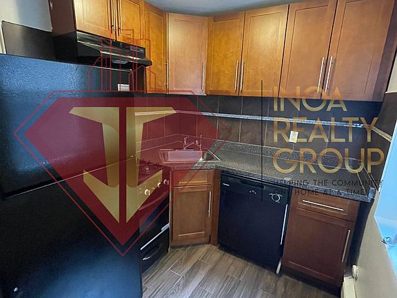4th image of 36 Duncan Ave #3E