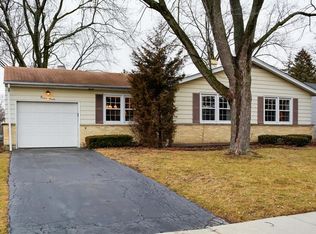 1520 N Kaspar Ave, Arlington Heights, IL 60004