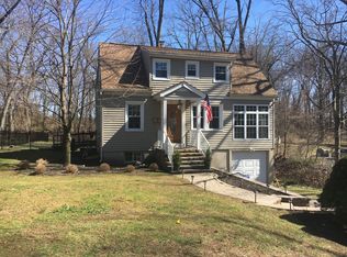 16 Raymond St, Chatham, NJ 07928