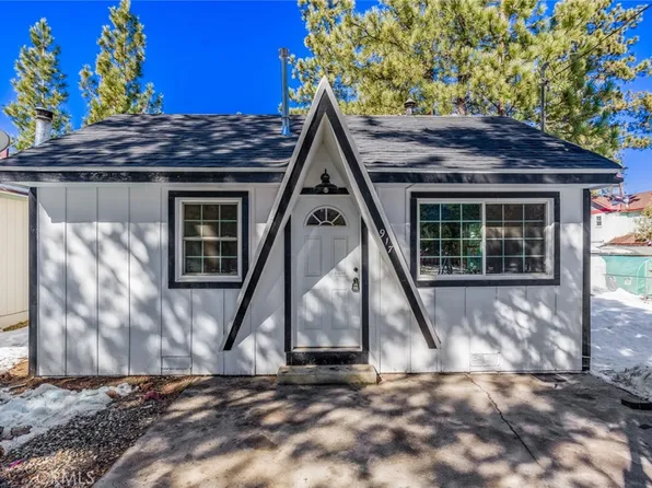 917 Cypress Ln, Big Bear City, CA 92314