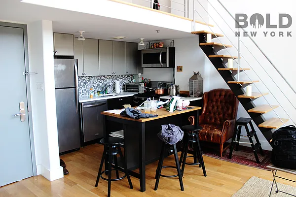Rented by Bold New York | media 24