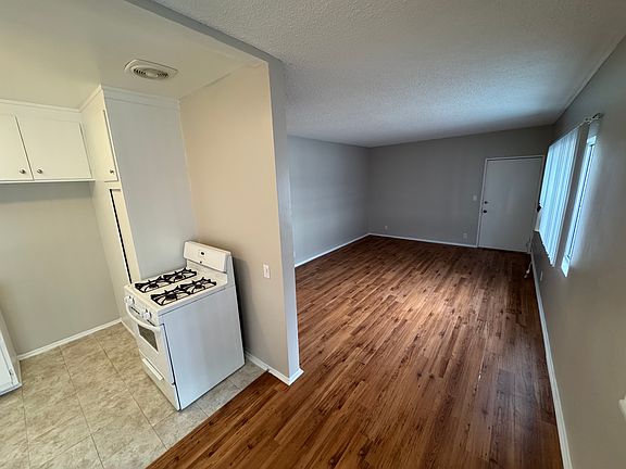 2nd image of 1557 N Alexandria Ave #7