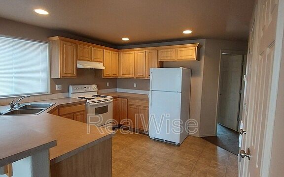 3rd image of 5719 NE 135th Ave