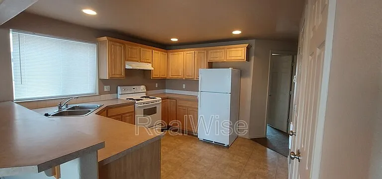 5719 NE 135th Ave — Photo 3