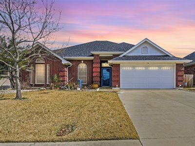 816 W Lonesome Dove Trl, Arlington, TX, 76001