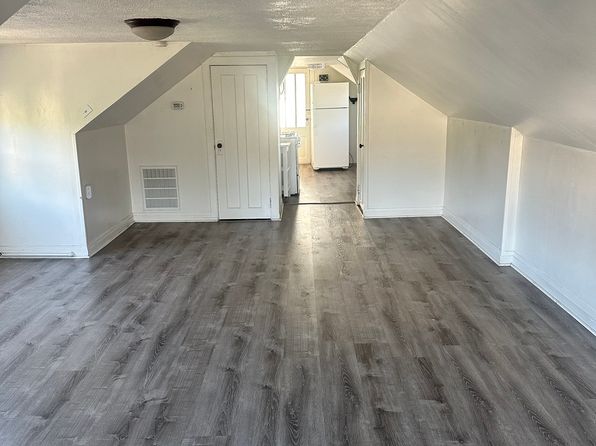 4552 N Kenneth Ave #3