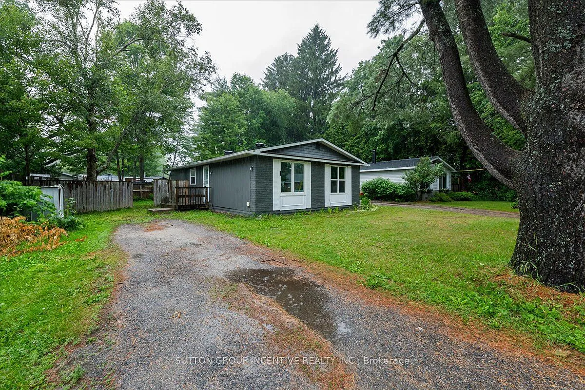 4 bed, $2,800 — Photo 1
