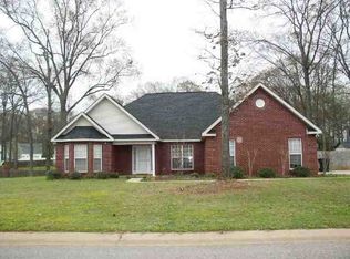 513 Quail Run Dr, Warner Robins, GA 31088