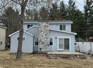 228 Maple Ave, East Tawas, MI 48730