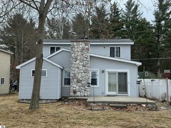 228 Maple Ave, East Tawas, MI 48730